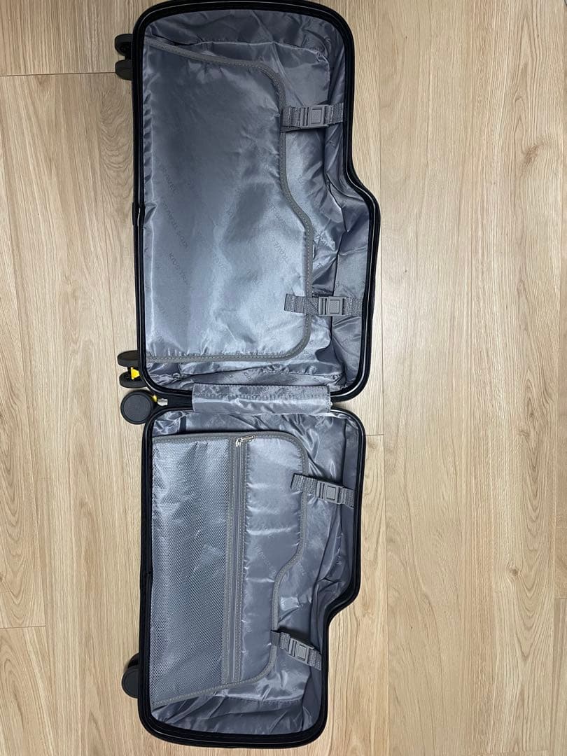 キッズトラベル　mini ブラック　黒　機内持込　スーツケース