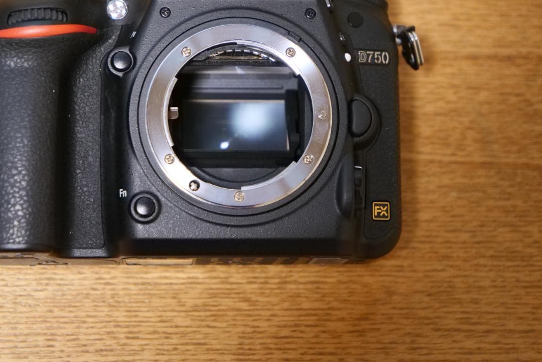 ニコン　D750　超美品　シャッター回数2,555回　元箱付き