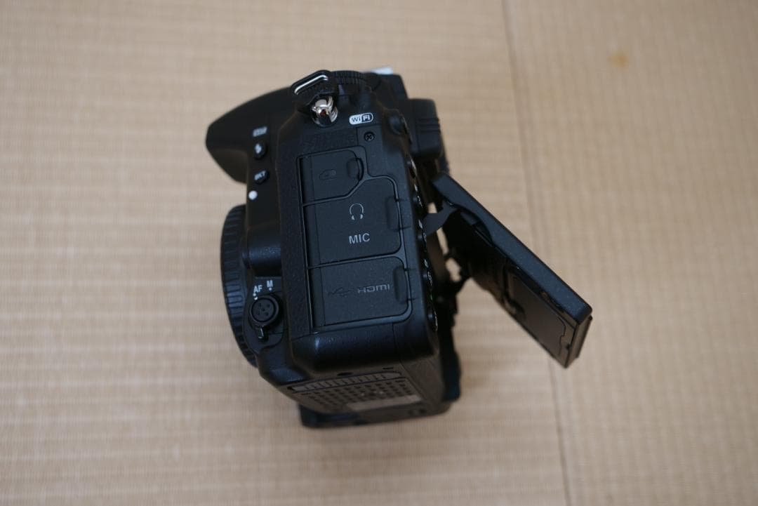 ニコン　D750　超美品　シャッター回数2,555回　元箱付き