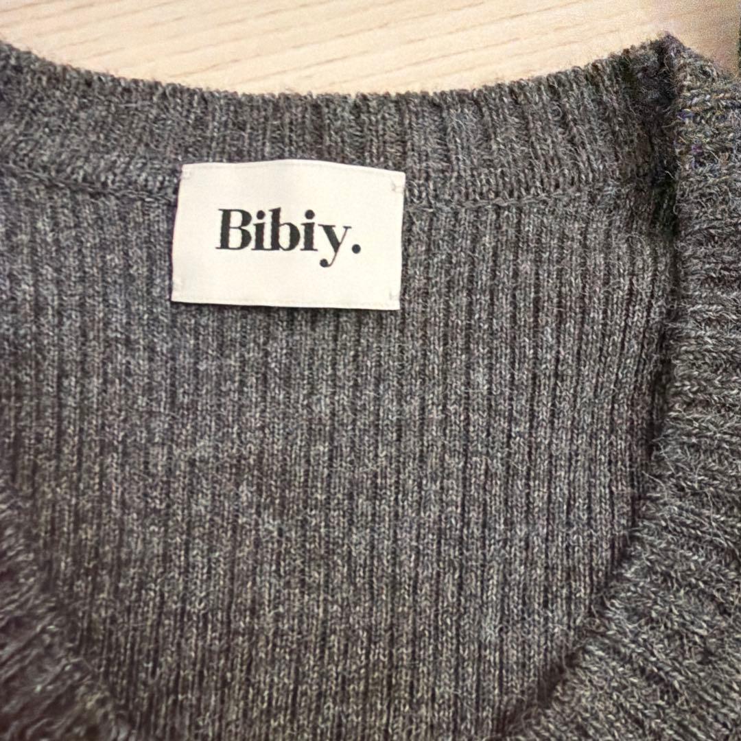 Bibiy. フリル付きグレー長袖ニット