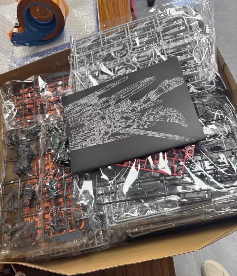 新品1/100 MGEX級νガンダム 海外スタジオ正規品