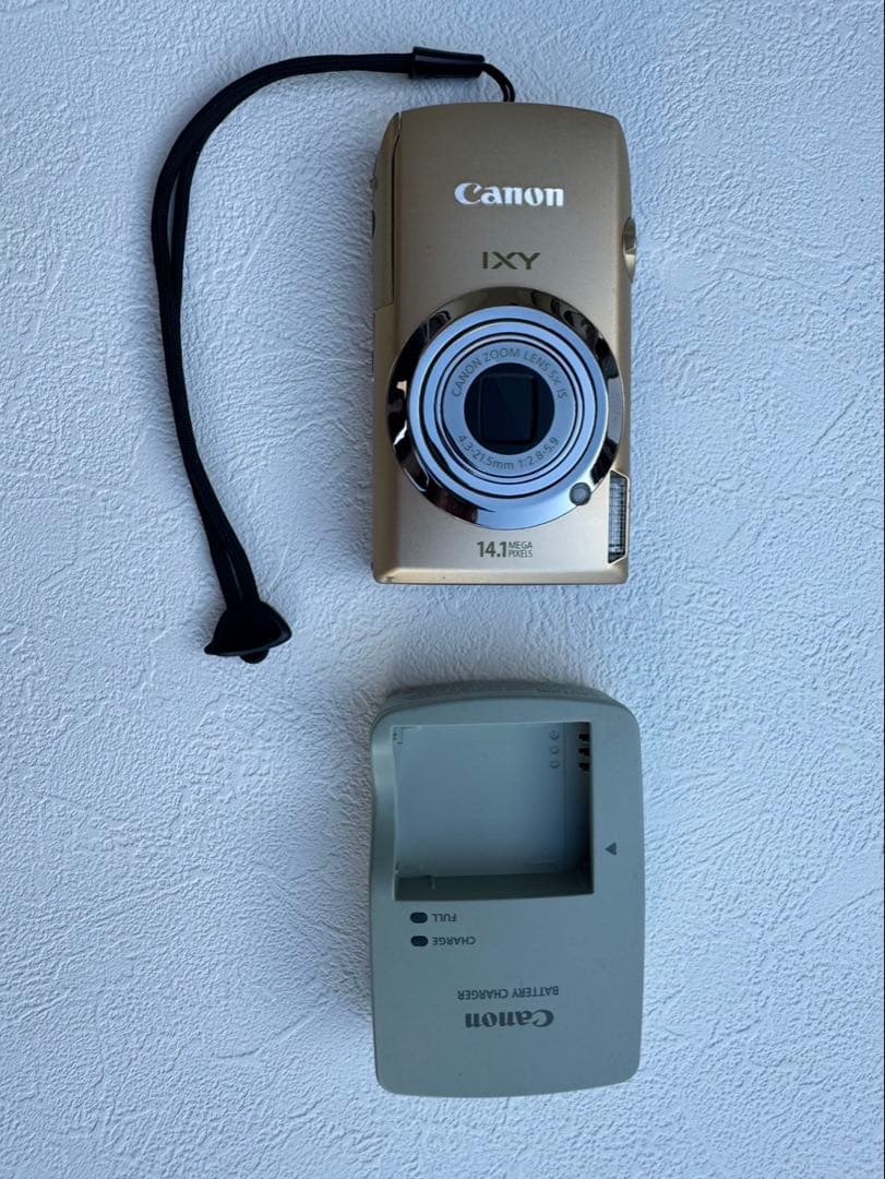 Canon デジタルカメラ IXY10Sゴールド　送料込み