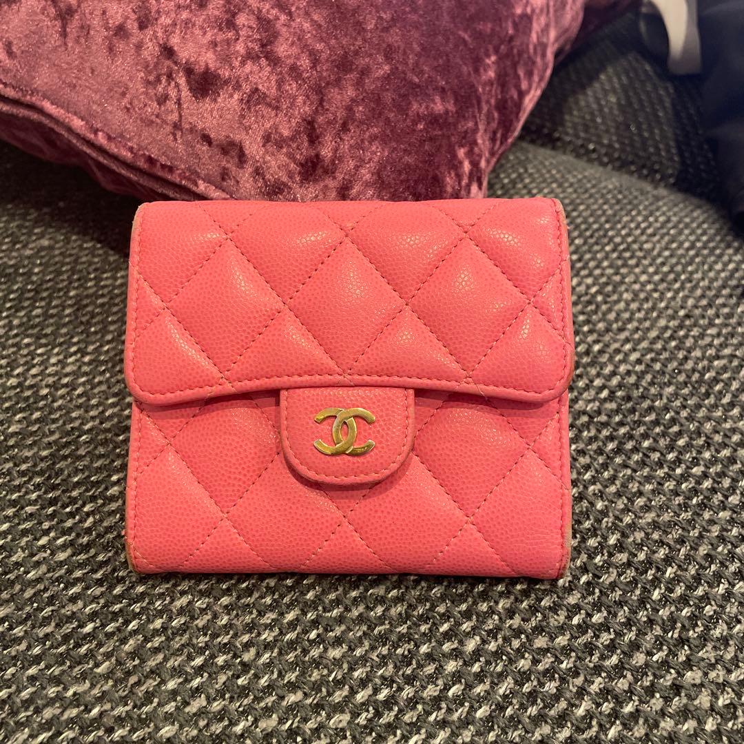 CHANEL ピンク キャビアスキン三つ折り財布