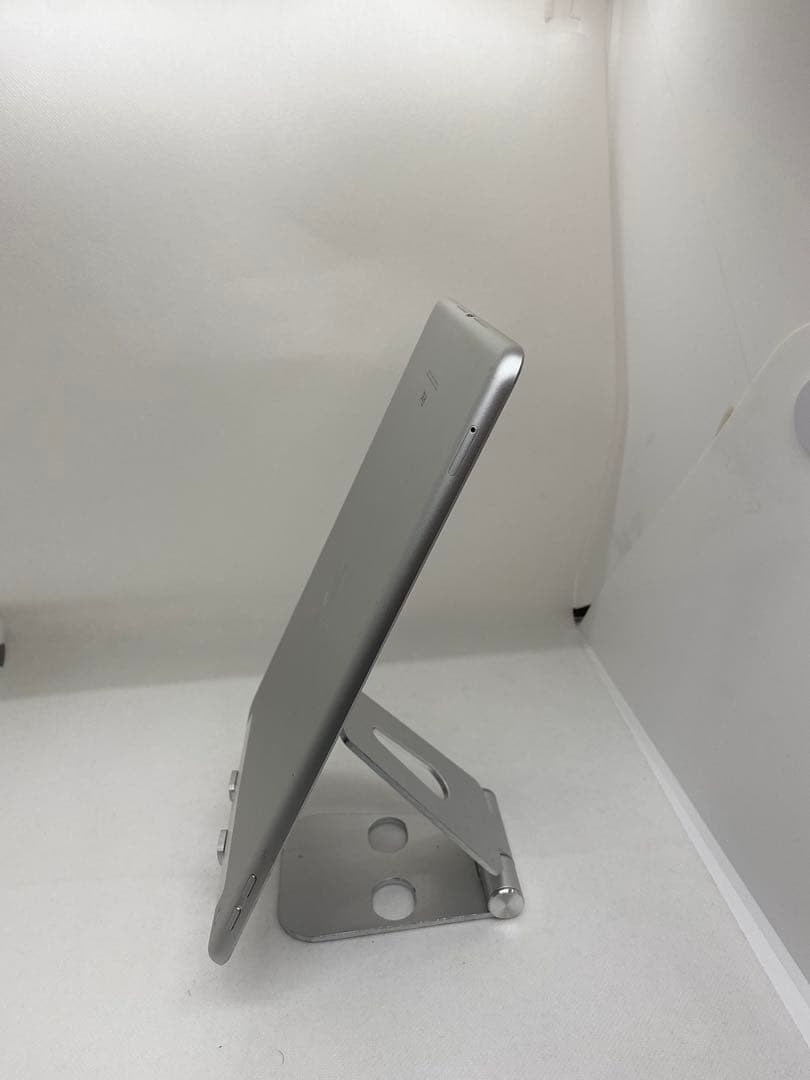 ア*ー様 iPad 第6世代 本体 バッテリー95% 53489