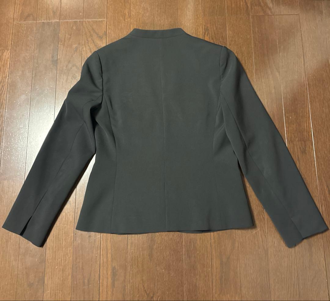 プラステ　ノーカラージャケット　パンツスーツ