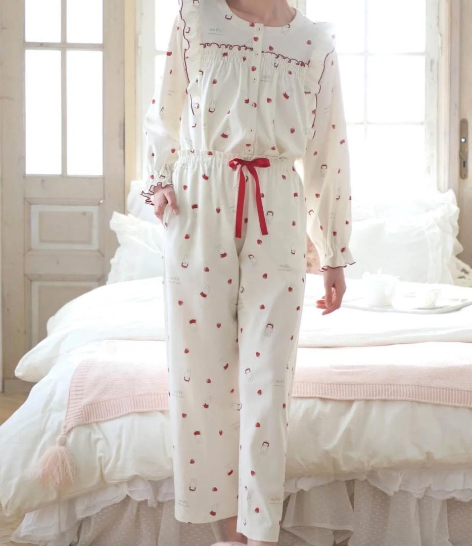 c*a様 ミッフィー＆ストロベリー 綿100％ 長袖 パジャマ