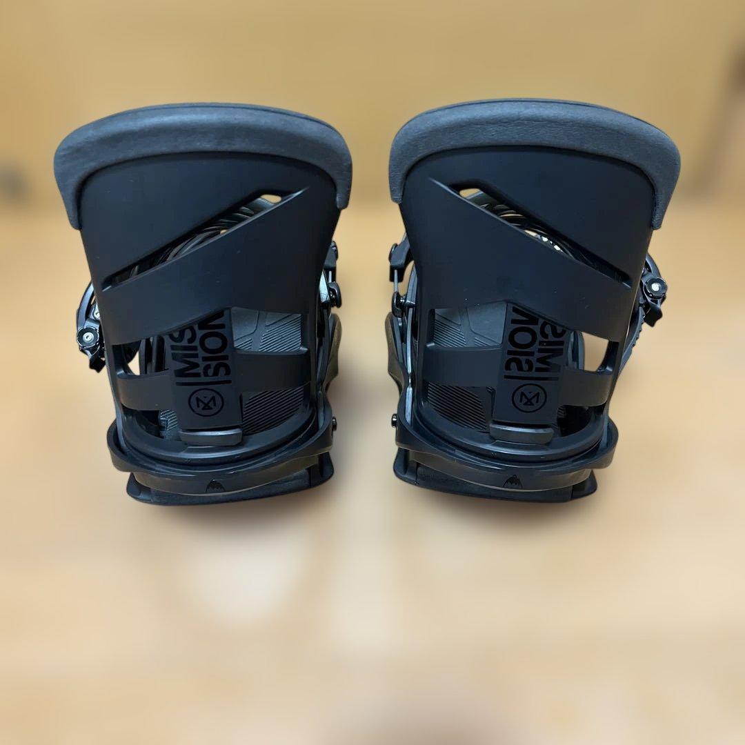 美品BURTON MISSION Mサイズ