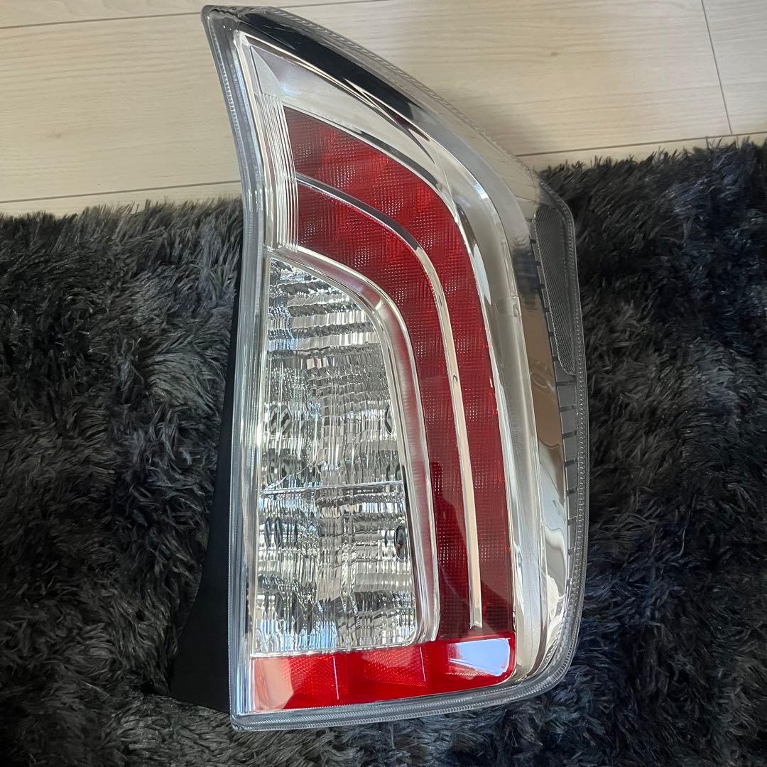 トヨタ プリウス30 / 35系 LED クリア テールライト後期 純正タイプ