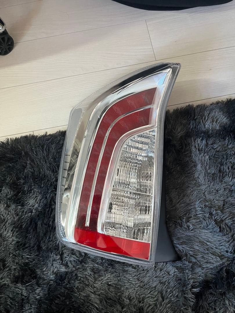 トヨタ プリウス30 / 35系 LED クリア テールライト後期 純正タイプ