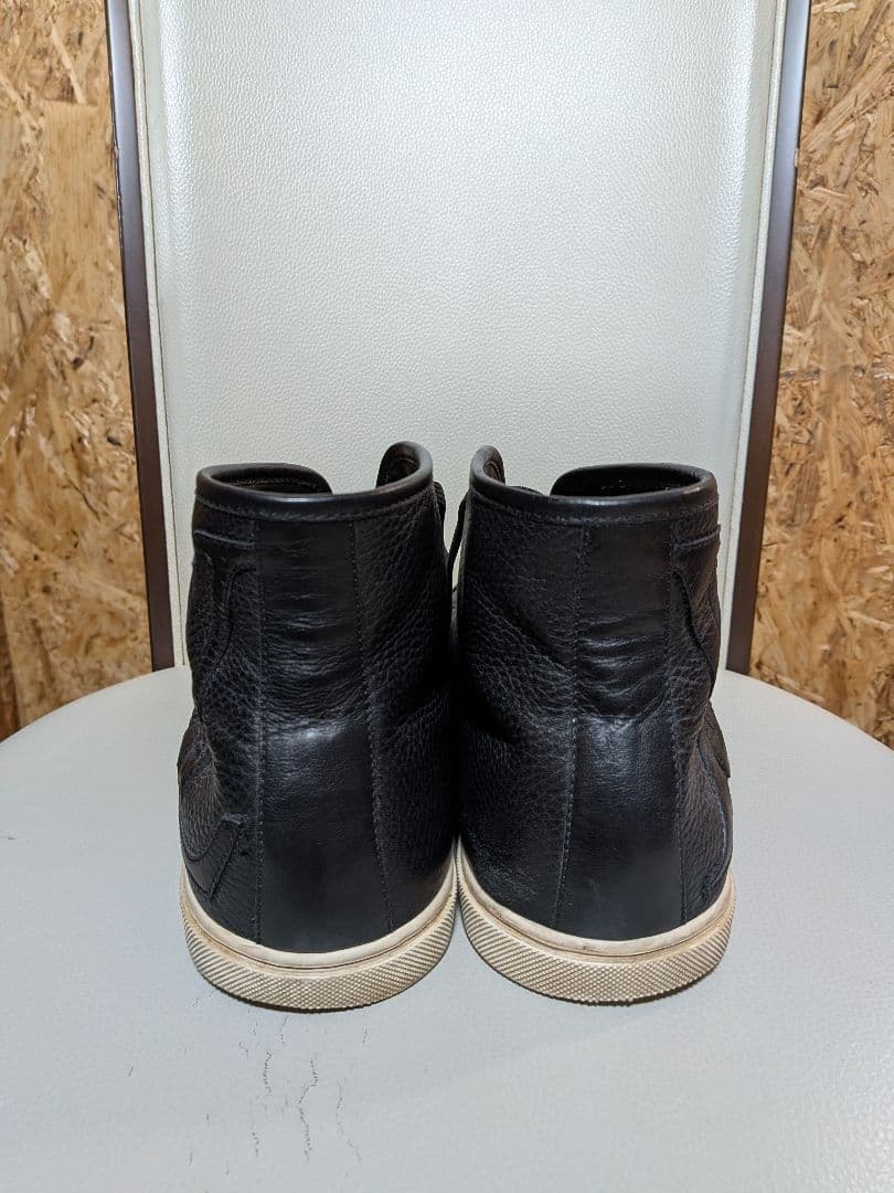 VUITTONブラックレザー ハイカットスニーカー