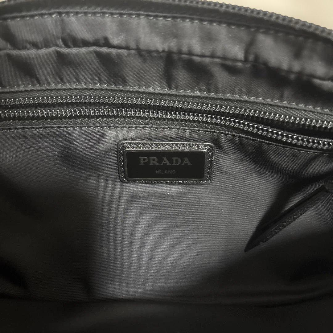 PRADA ボディバッグ