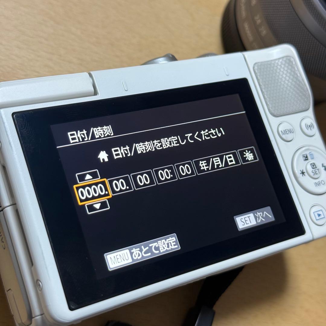 キャノン Canon EOS M100 ホワイト 本体 ミラーレス一眼