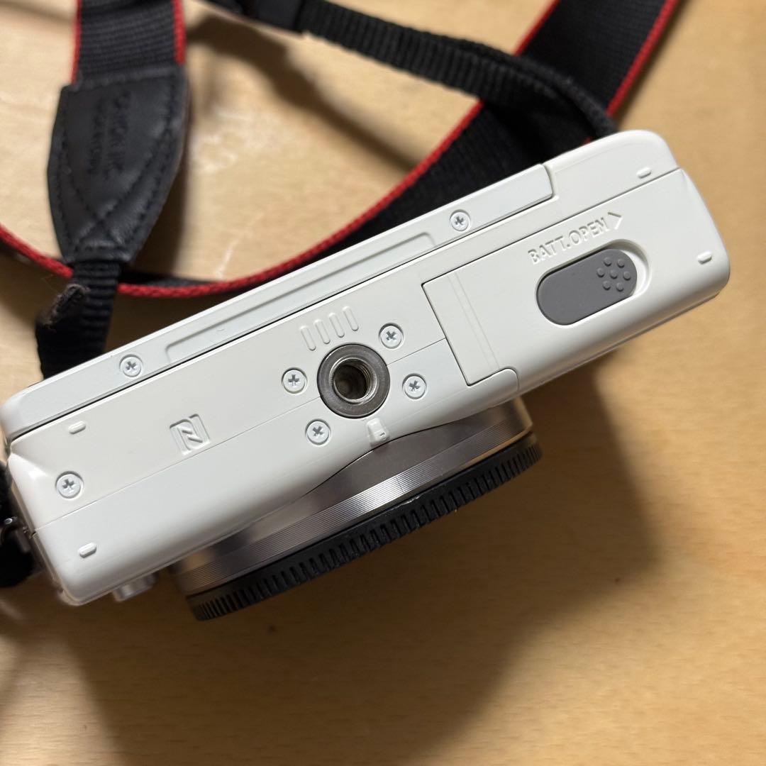 キャノン Canon EOS M100 ホワイト 本体 ミラーレス一眼