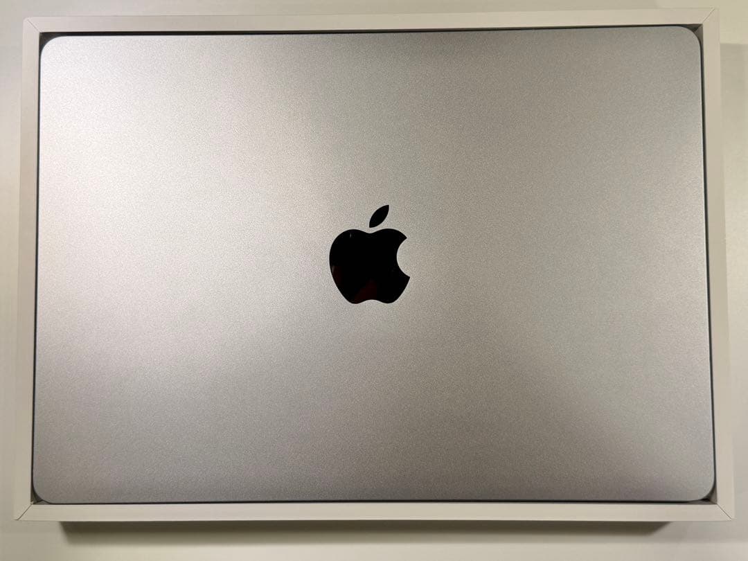 M2 Macbook Air 13.6in スペースグレイ　512GB US配列